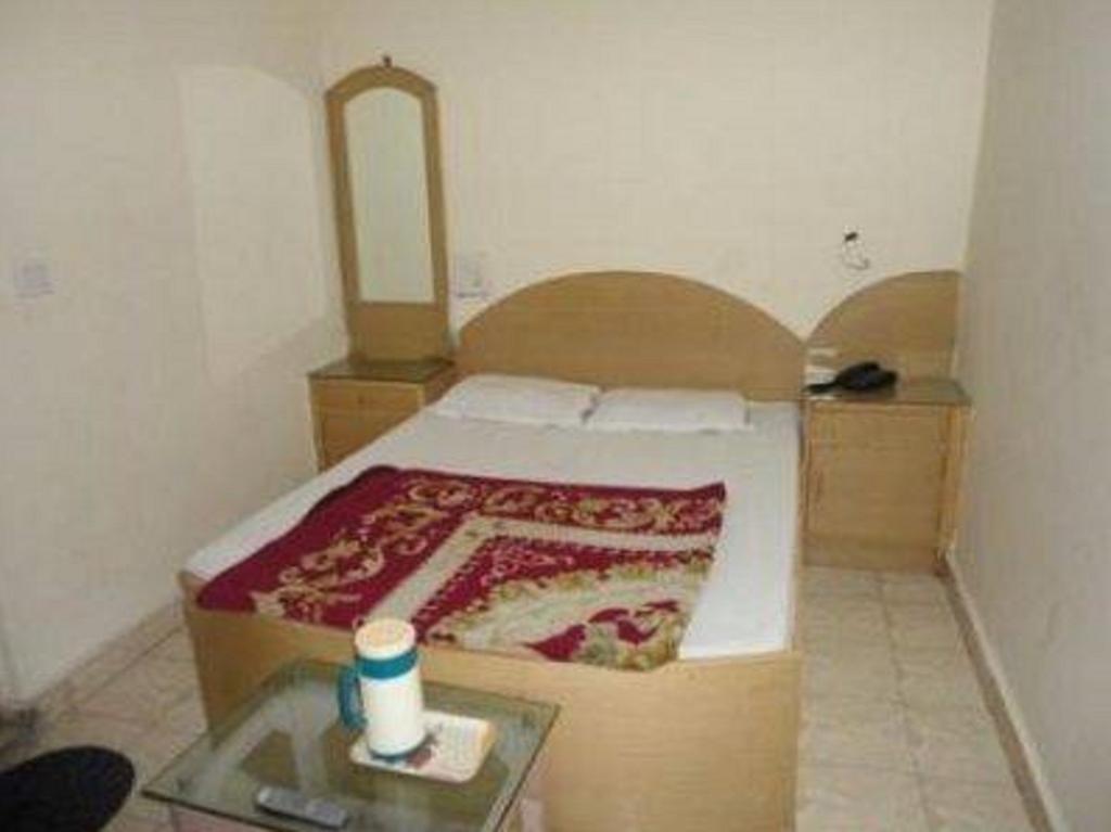Hotel Hans International Nueva Delhi Habitación foto